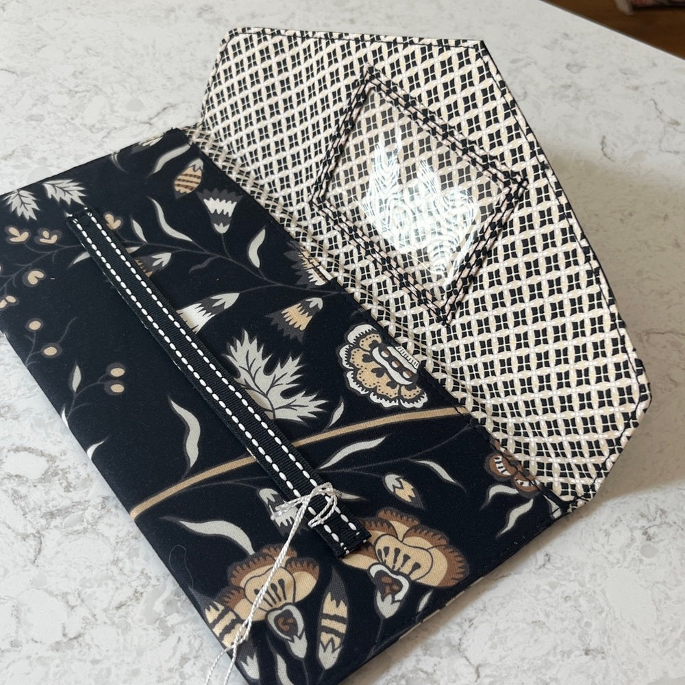 NWT Vera Bradley Crabtree and Evelyn Collection  Envelope Clutch.